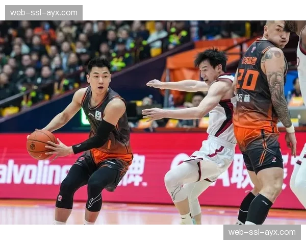 【2026年4月CBA联赛·赛中·消息半场战报：广东东莞大益三分线外失准，落后浙江稠州金租9分