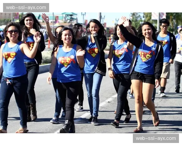 “我想让人们看到这项运动的多样性”——首位担任顶级联赛主裁判的拉丁裔女性接受专访